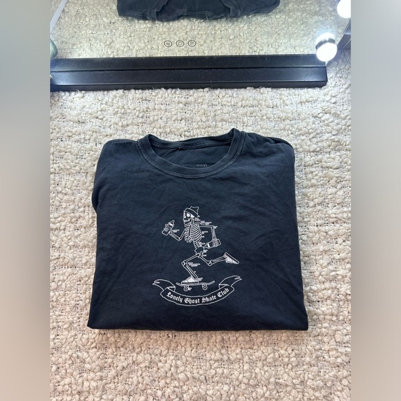 Lonely ghost Longsleeve - Picture 1 of 1